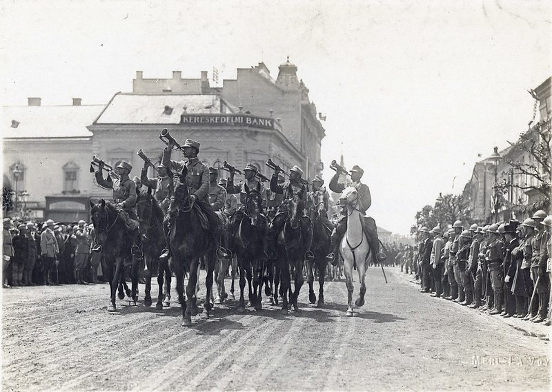 800px-Romanian_troops_in_Transylvania.jpg