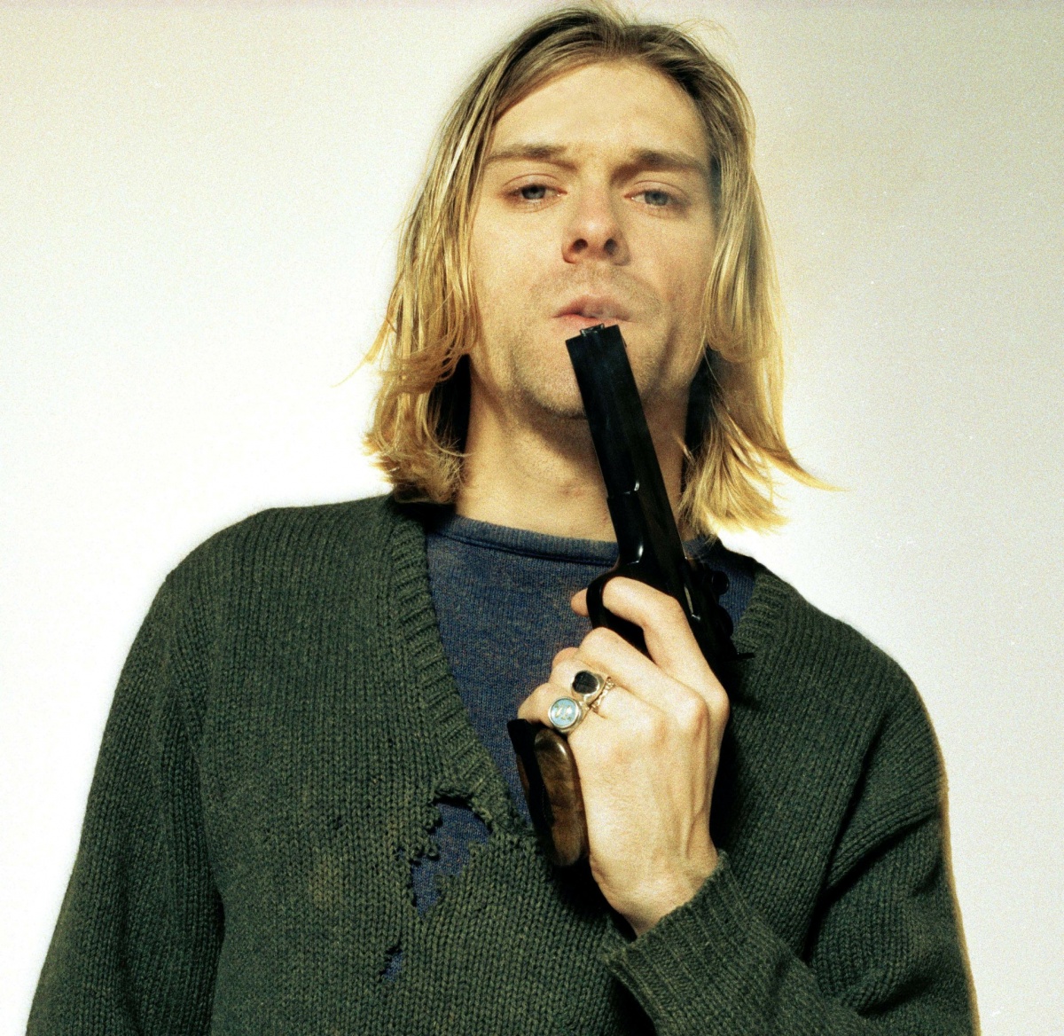 kurt-cobain_pistola.jpg