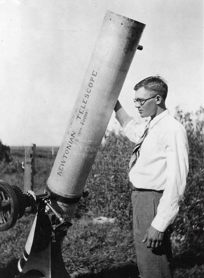 1clyde-w-tombaugh.jpg