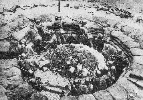 Shanghai1937KMT_machine_gun_nest.jpg