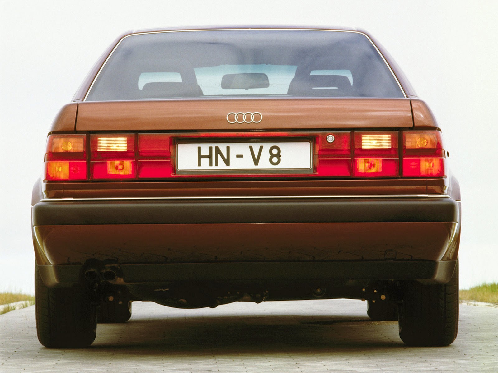 1988-audi-v8-rear-view.jpg