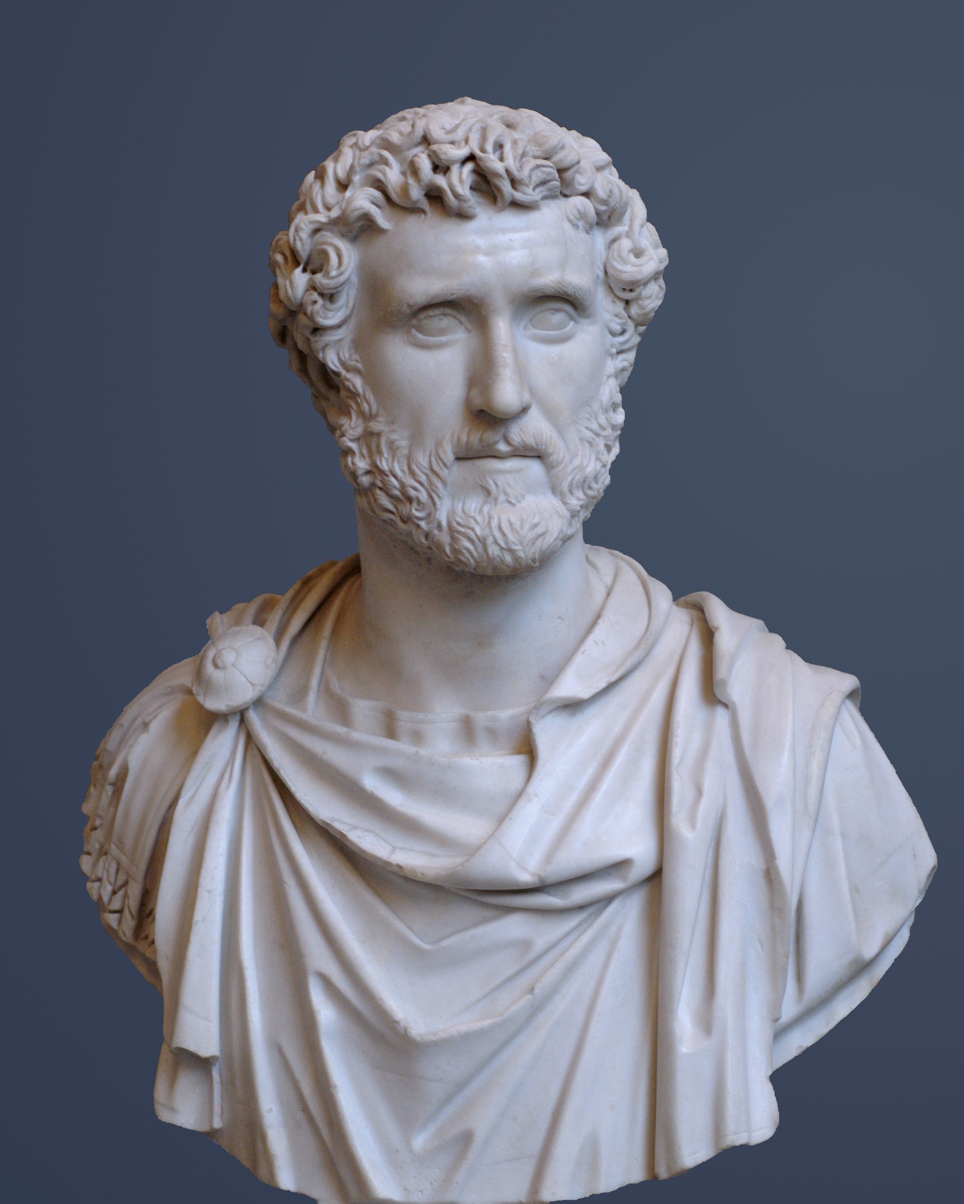 Antoninus_Pius_Glyptothek_Munich_337_cropped.jpg