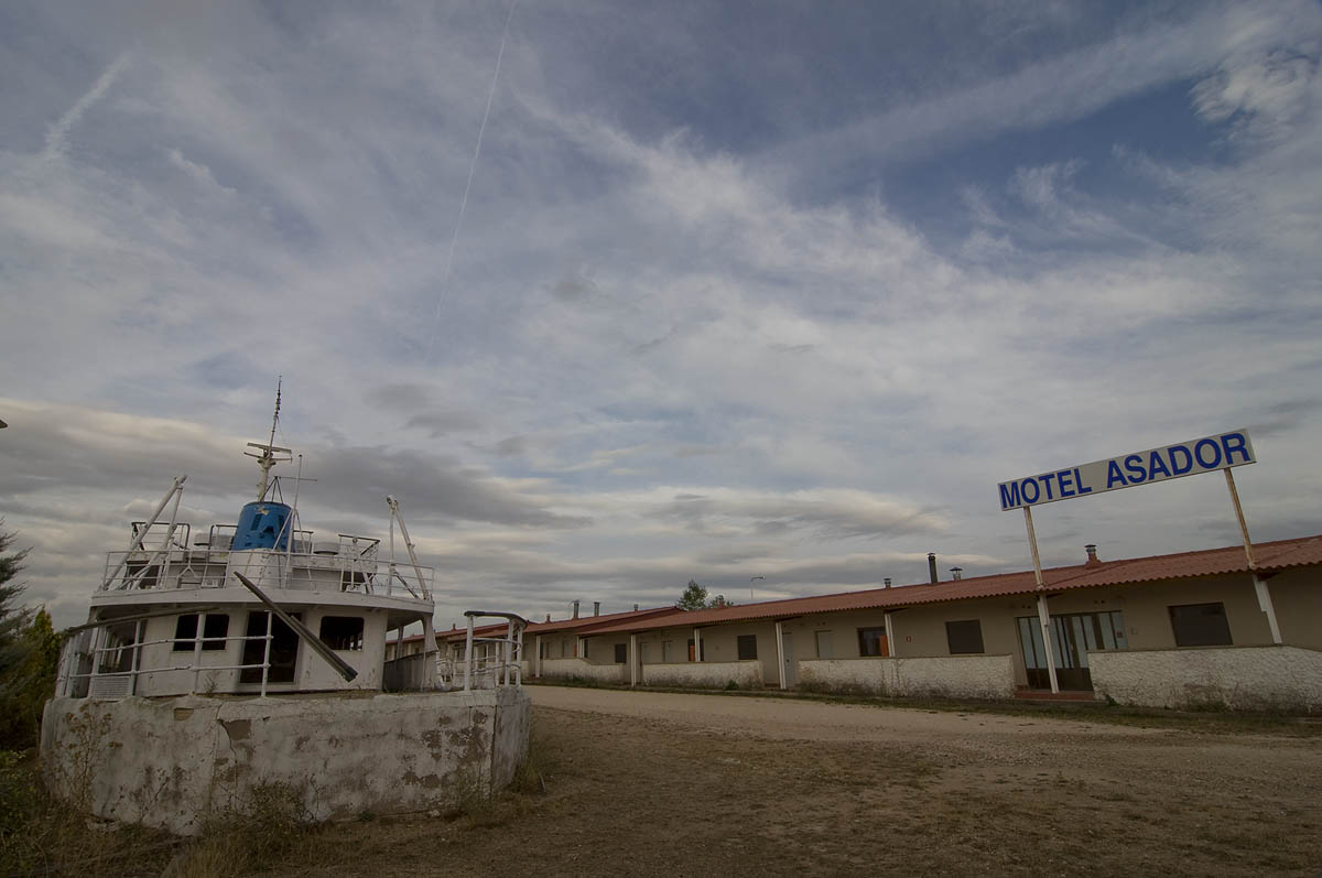 barco_motel1.jpg