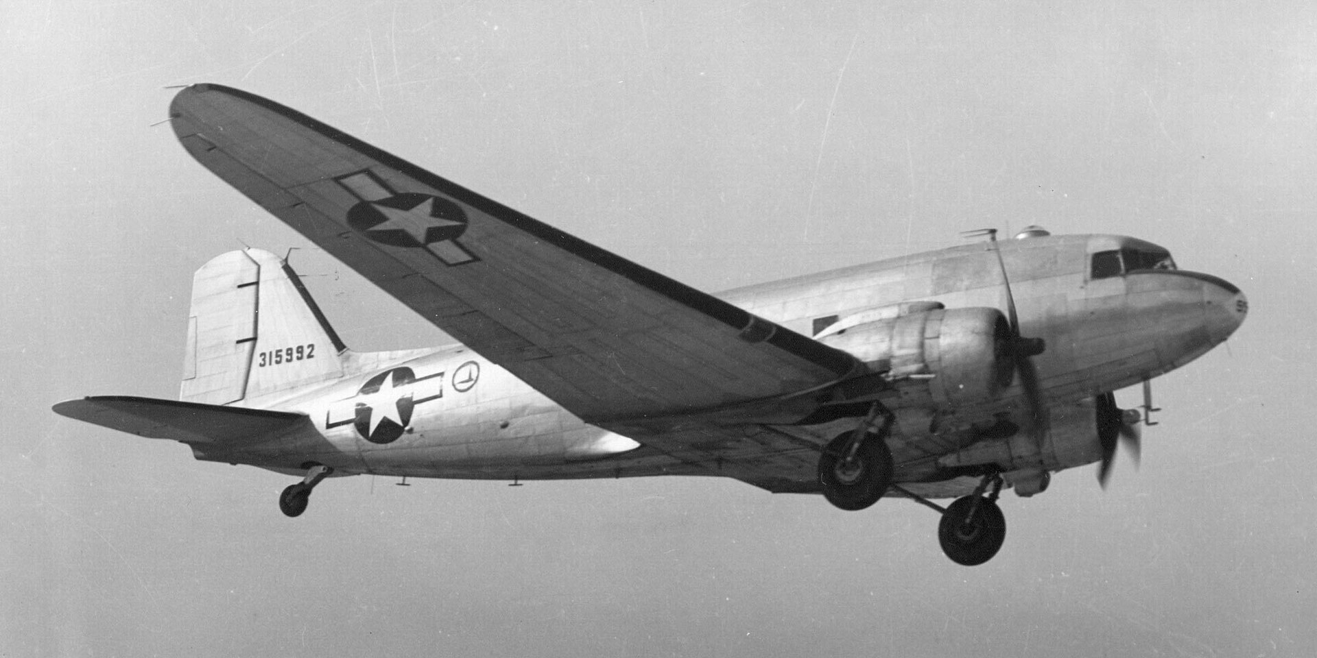 1920px-Douglas_C-47_Skytrain.jpg