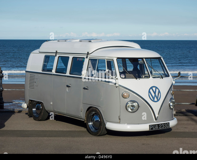 vw-campervan-at-scarborough-north-yorkshire-d496y0.jpg