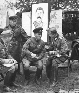 Poland_Brest_victory_parade_soldiers_share_experiences_280x329.jpg