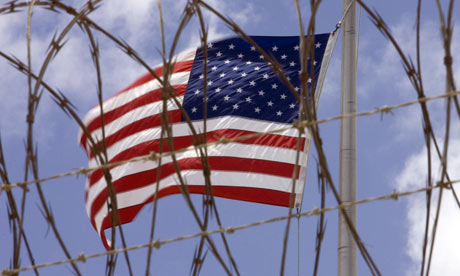 US-flag-in-Guantanamo-Bay-001.jpg