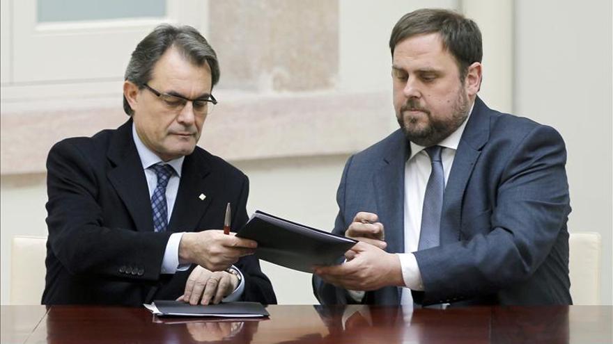 Artur-Oriol-Junqueras-gobernabilidad-EFE_EDIIMA20121219_0380_16.jpg