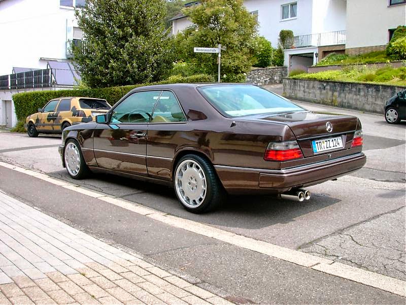 Mercedes_220CE_w124_coupe_c124_2.jpg