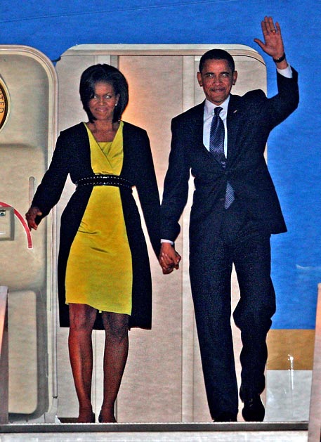 Barack%20and%20Michelle%20at%20London%20airport%202248.jpg