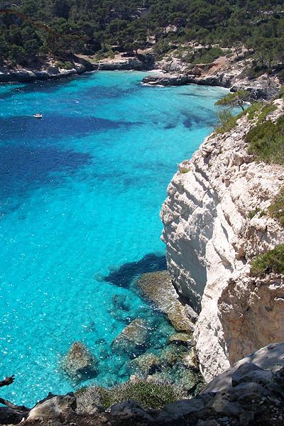 400px-Menorca_Cala_Mitjana.jpg