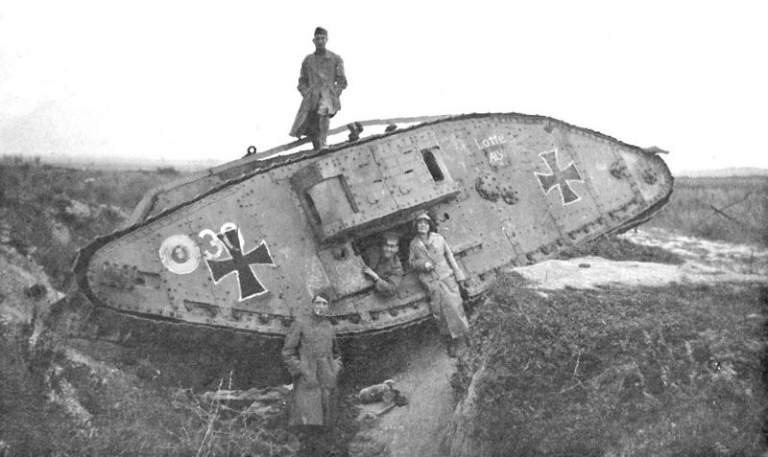 800px-AHB_with_tank.jpg