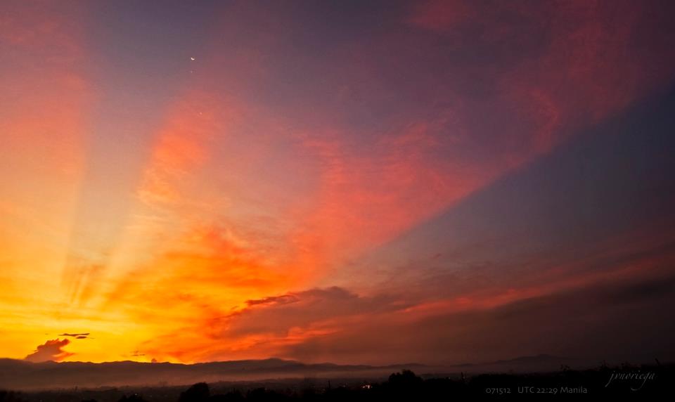 sunrise_moon_Jupiter_Venus_Jv_Noriega_Manila.jpeg