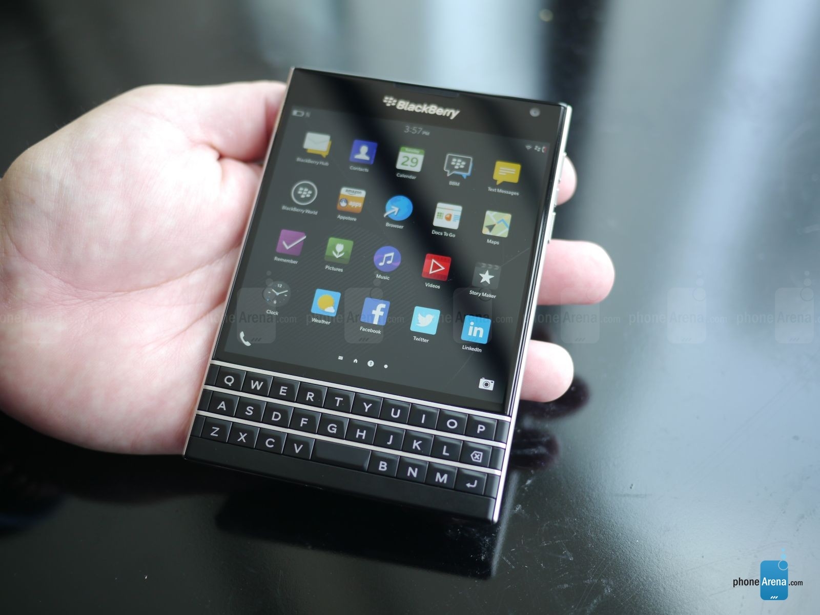 BlackBerry-Passport-first-look.jpg