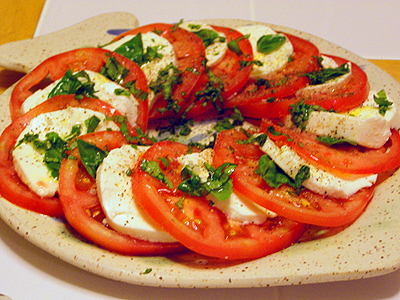 ensalada-de-mozzarella-y-tomate.jpg